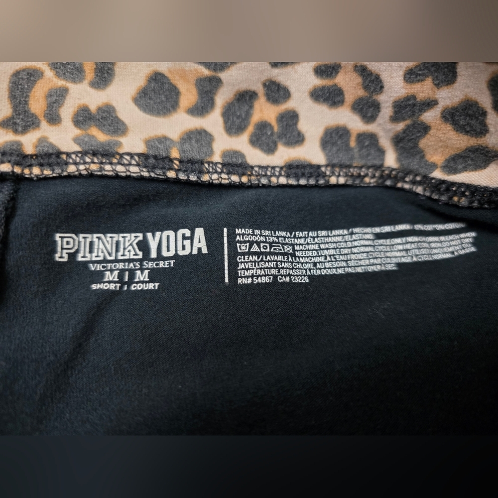 Y2K Victoria's Secret Roll Top Animal Print Sequins Capri Leggings Size Medium - Picture 5 of 10